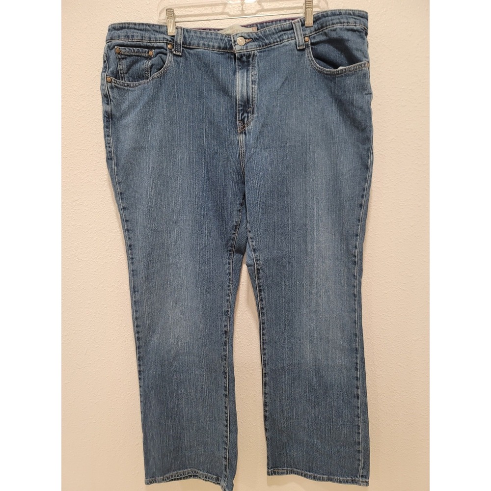 Woman's Levi 515 M Nouveau boot cut size 22 great shape comfortable fit